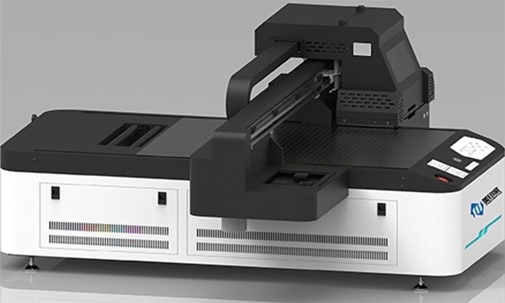 UV Inkjet Flatbed Printer dengan Varnish Ink untuk Matte Glossy dan Tekstured Material